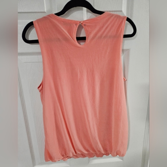 🥳 Revolution Peach Tank - Picture 2 of 3